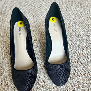 Nine West black velvet heels
